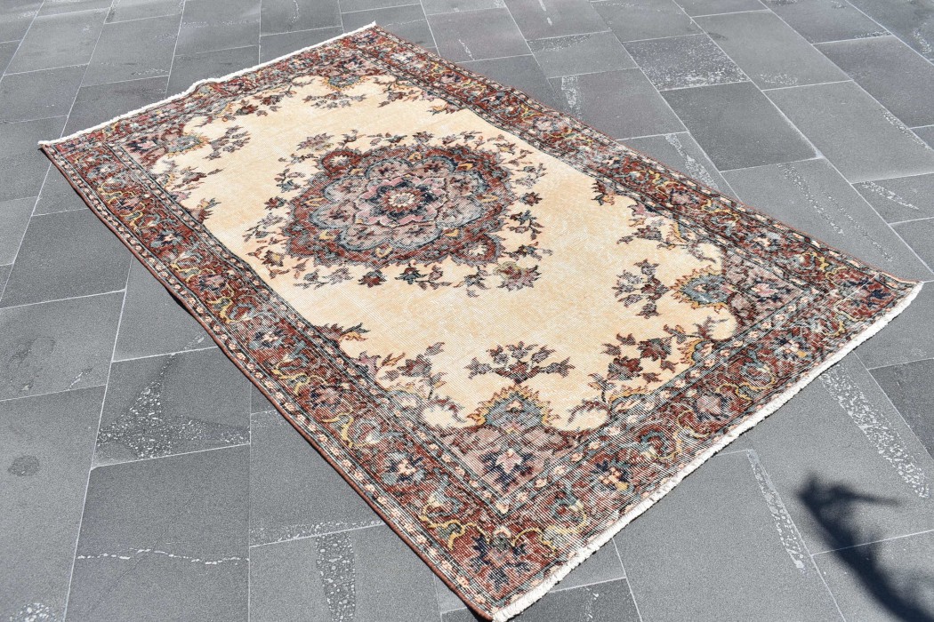 Area rug, Vintage floor rug, Turkish rug, Livingroom rug, Handmade rug, Bedroom decor, Boho home decor, Oushak rug, Rug, 4.1 x 7 ft